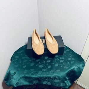 Frye Tan Leather Flats Versatile Comfort